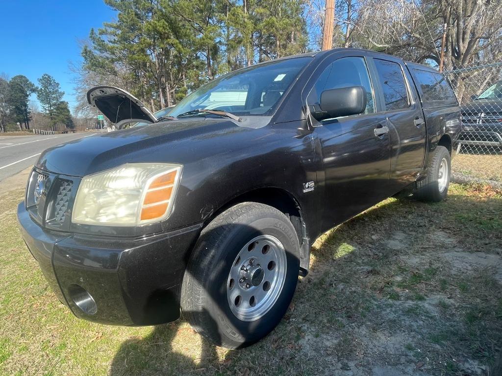 2004 Nissan Titan SE 4X2 Crew Cab's photo